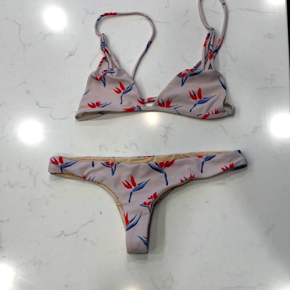 Acacia Hookipa Bottom in Birds of Paradise size Small